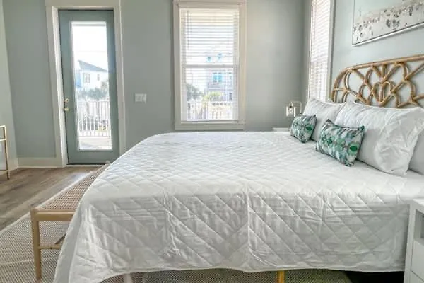 Spring Break New Construction-private Pool- Elevator Private Access *