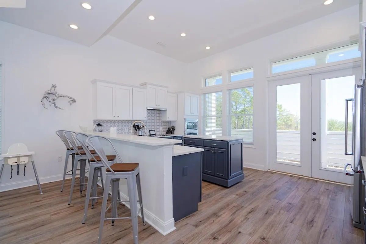 Stunning Front-private Heated Pool & Holiday home Port St. Joe