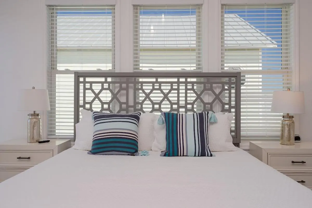 Stunning Front-private Heated Pool &