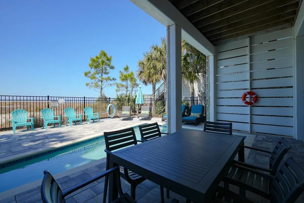 Stunning Front-private Heated Pool & Holiday home *