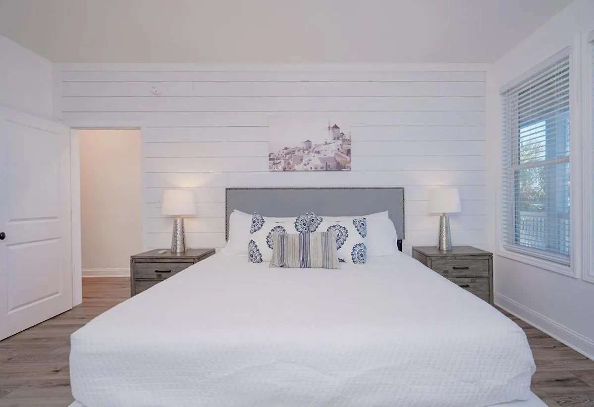 Stunning Front-private Heated Pool & Holiday home Port St. Joe