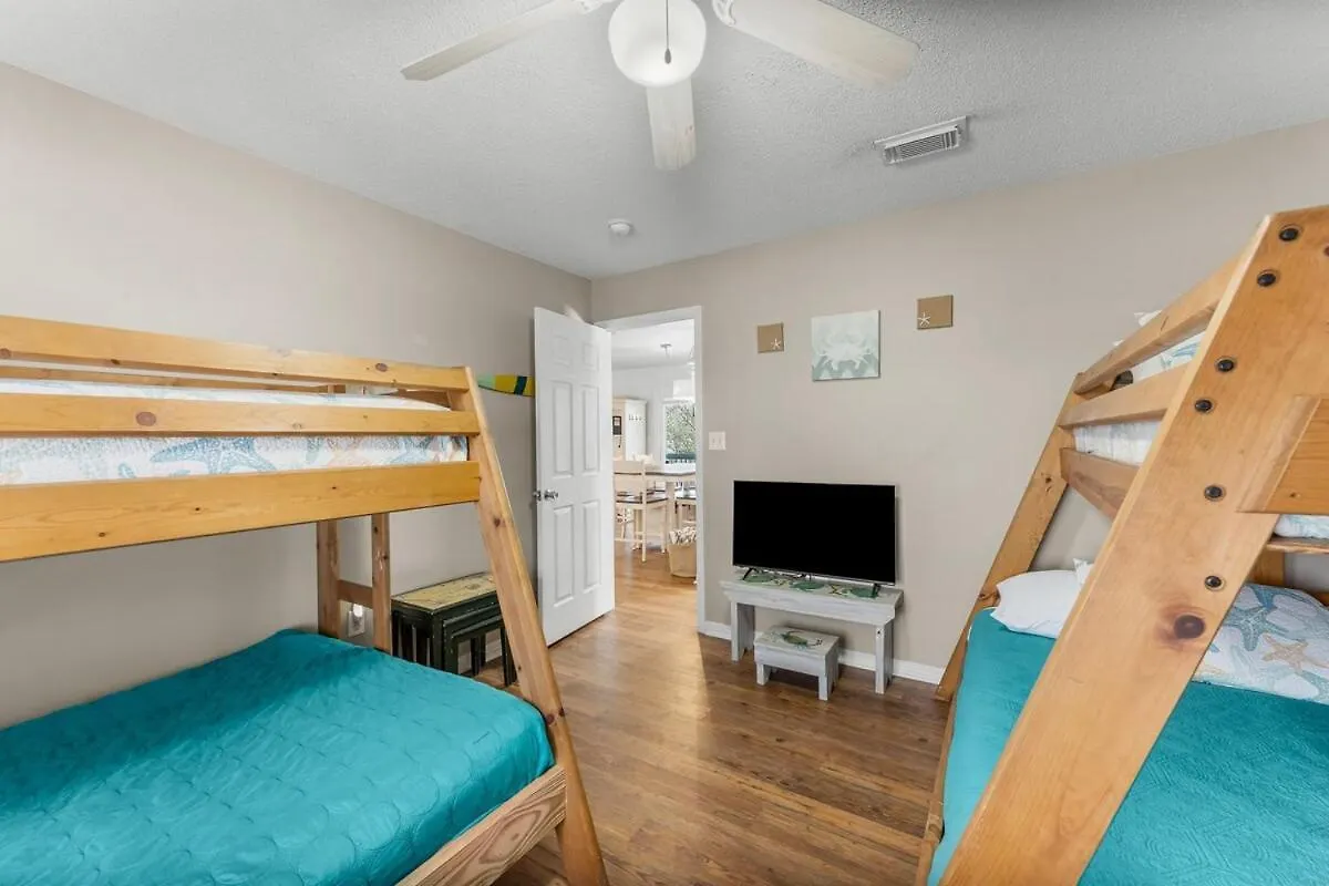 Sleeps15-pool - Pets Welcome - Steps From Holiday home *