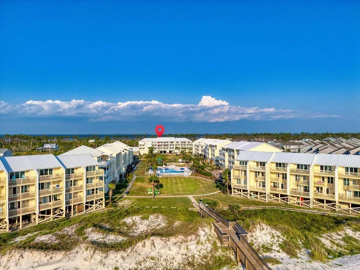 Holiday home Beachfront Pet Friendly 4 Bed 5 Bath With Pool