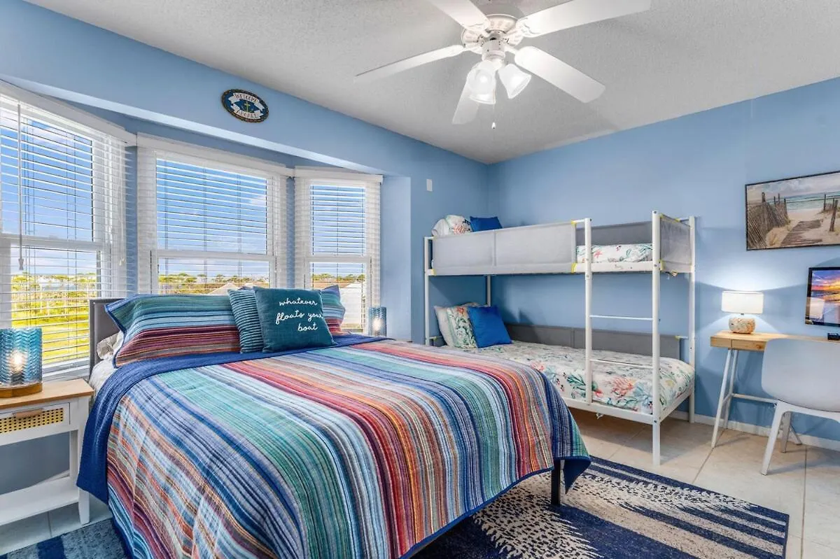 Holiday home Beachfront Pet Friendly 4 Bed 5 Bath With Pool *