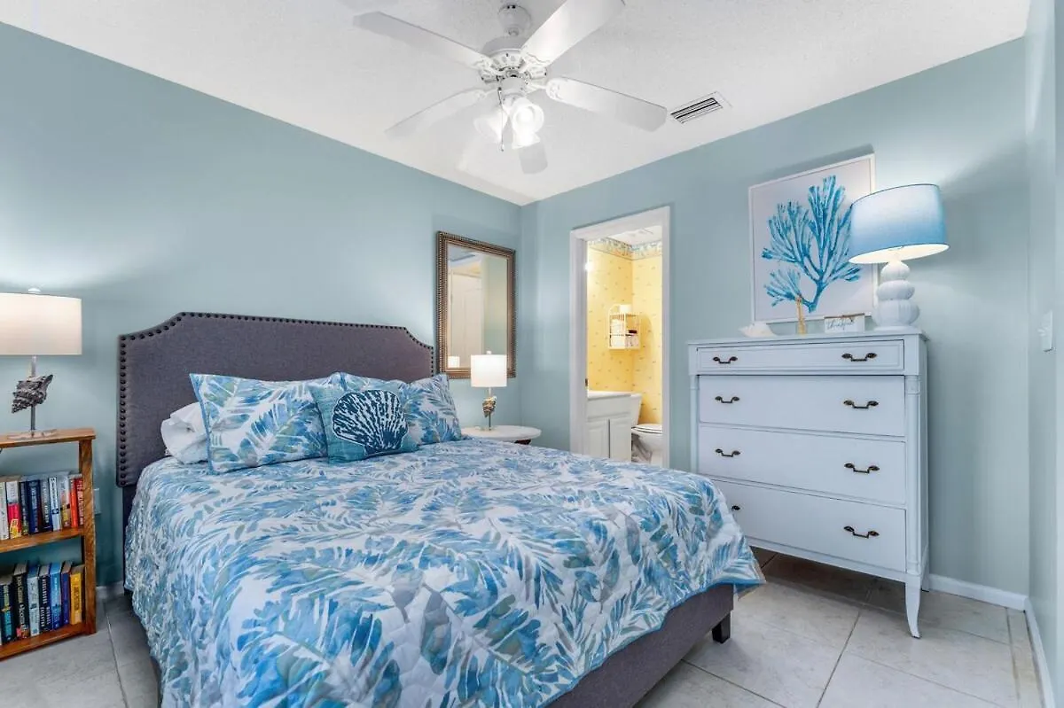 Beachfront Pet Friendly 4 Bed 5 Bath With Pool Holiday home *