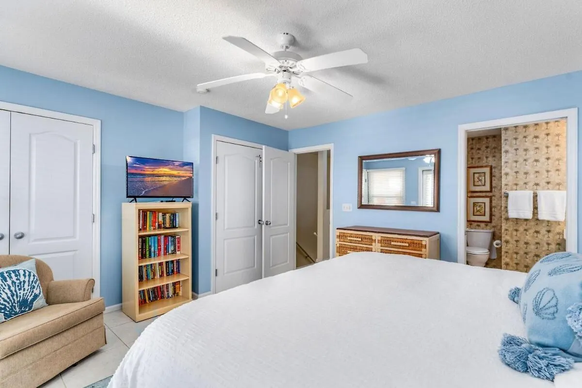 Beachfront Pet Friendly 4 Bed 5 Bath With Pool Holiday home *