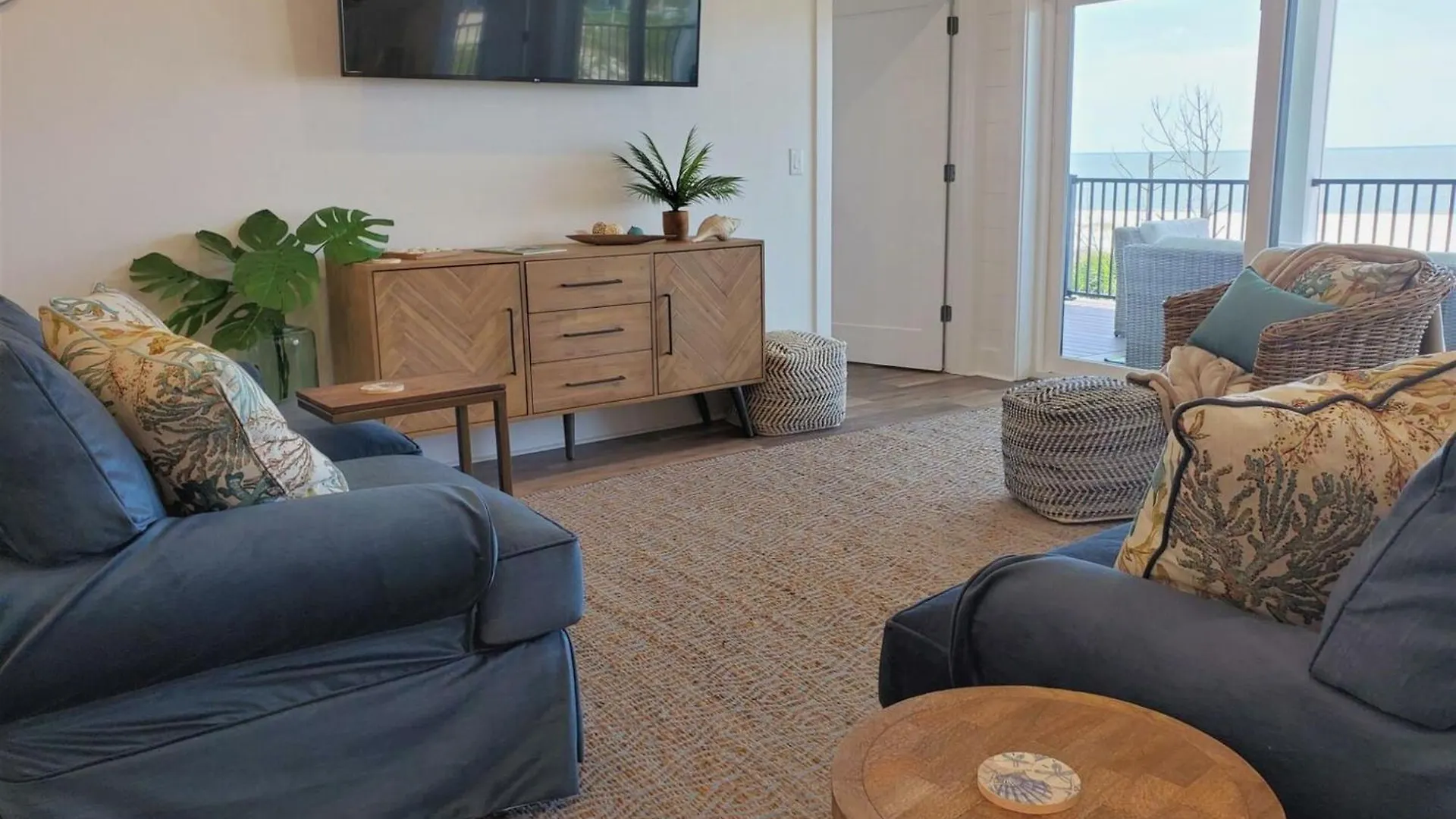 Pet Friendly House - The Great White Florida House By Panhandle Getaways