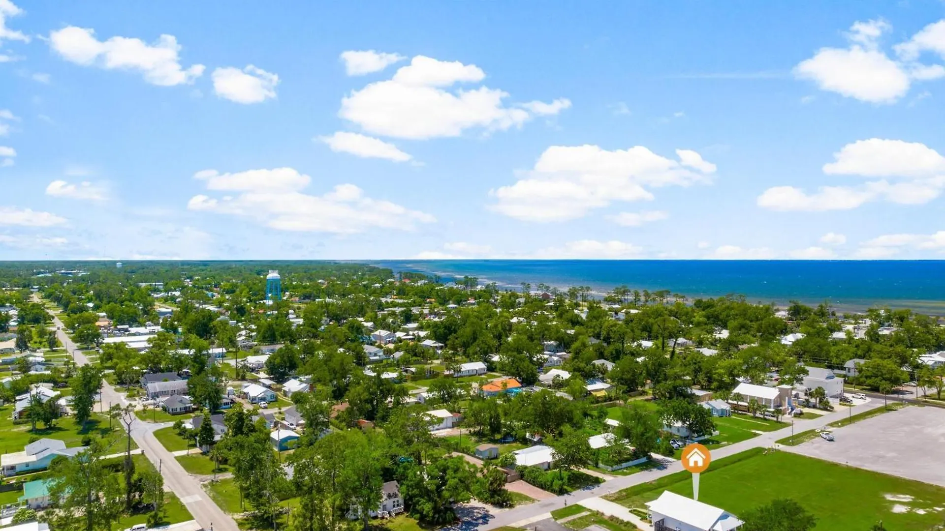 Pet Friendly House - 6th Street Retreat By Panhandle Getaways