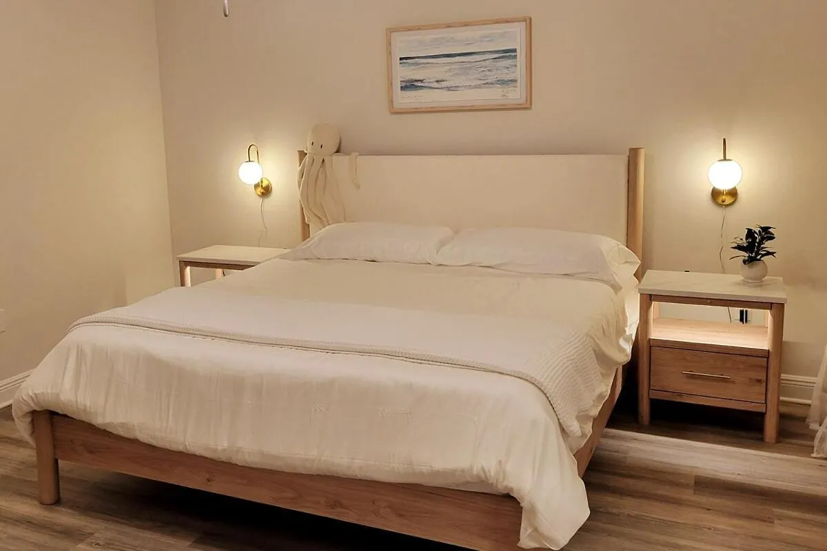 New 5br Coastal Retreat With Access Pools Gcart